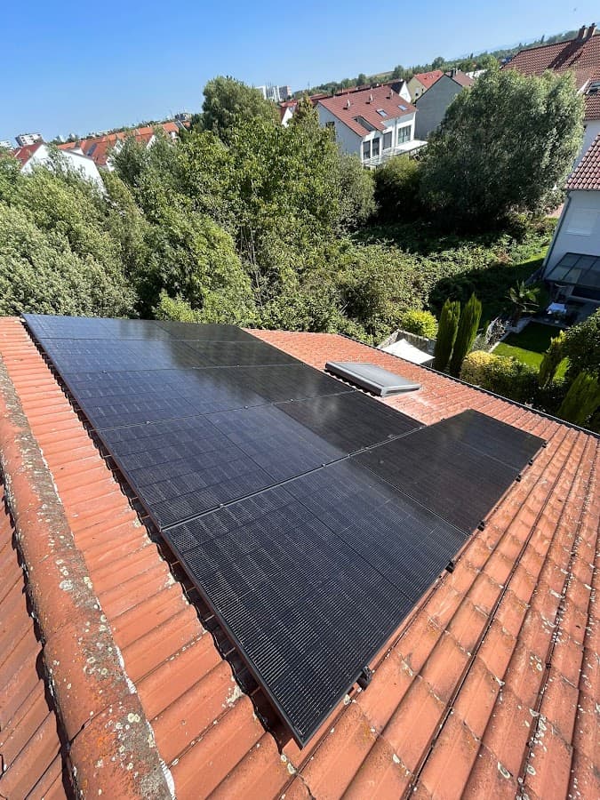 PV-Anlage warten & reinigen: Was du selbst tun kannst